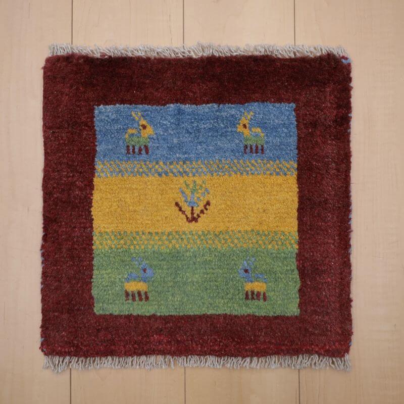 樂天商城 - ギャッベ イラン製 リビングサイズ 40×41cm 手織り 天然 ウール100% 長方形 草木染 おしゃれ かわいい モダン ナチュラル 北欧 ラグ 絨毯 マット ラグマット カーペット ギャベ 床暖房対応 ホットカーペット対応 （BP-13001）
