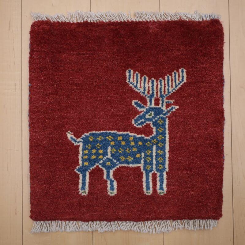 樂天商城 - ギャッベ イラン製 リビングサイズ 43×42cm 手織り 天然 ウール100% 長方形 草木染 おしゃれ かわいい モダン ナチュラル 北欧 ラグ 絨毯 マット ラグマット カーペット ギャベ 床暖房対応 ホットカーペット対応 （BP-13013）