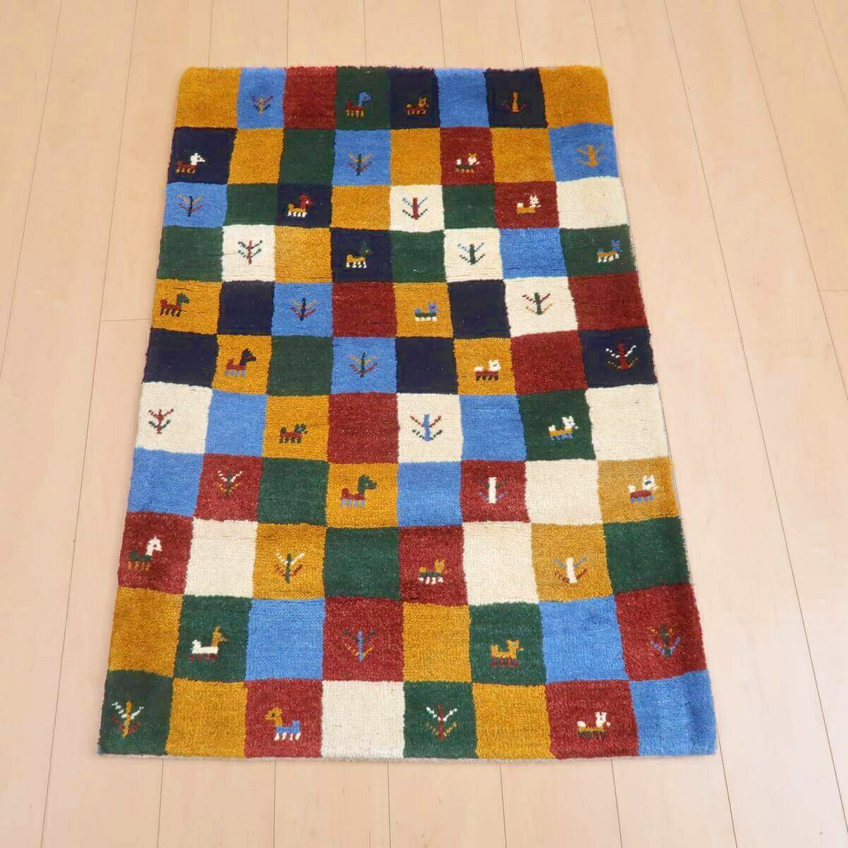 樂天商城 - ギャッベ イラン製 リビングサイズ 124×84cm 手織り 天然 ウール100% 長方形 草木染 モダン ナチュラル 北欧 ラグ 絨毯 マット ラグマット ギャベ 床暖房対応 ホットカーペット対応 （BS-11399）