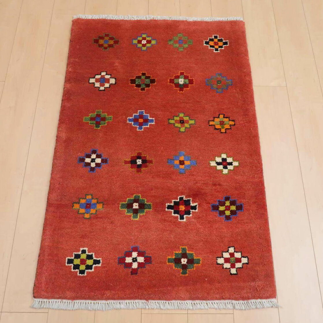 樂天商城 - ギャッベ イラン製 リビングサイズ 124×81cm 手織り 天然 ウール100% 長方形 草木染 モダン ナチュラル 北欧 ラグ 絨毯 マット ラグマット ギャベ 床暖房対応 ホットカーペット対応 （BS-11412）