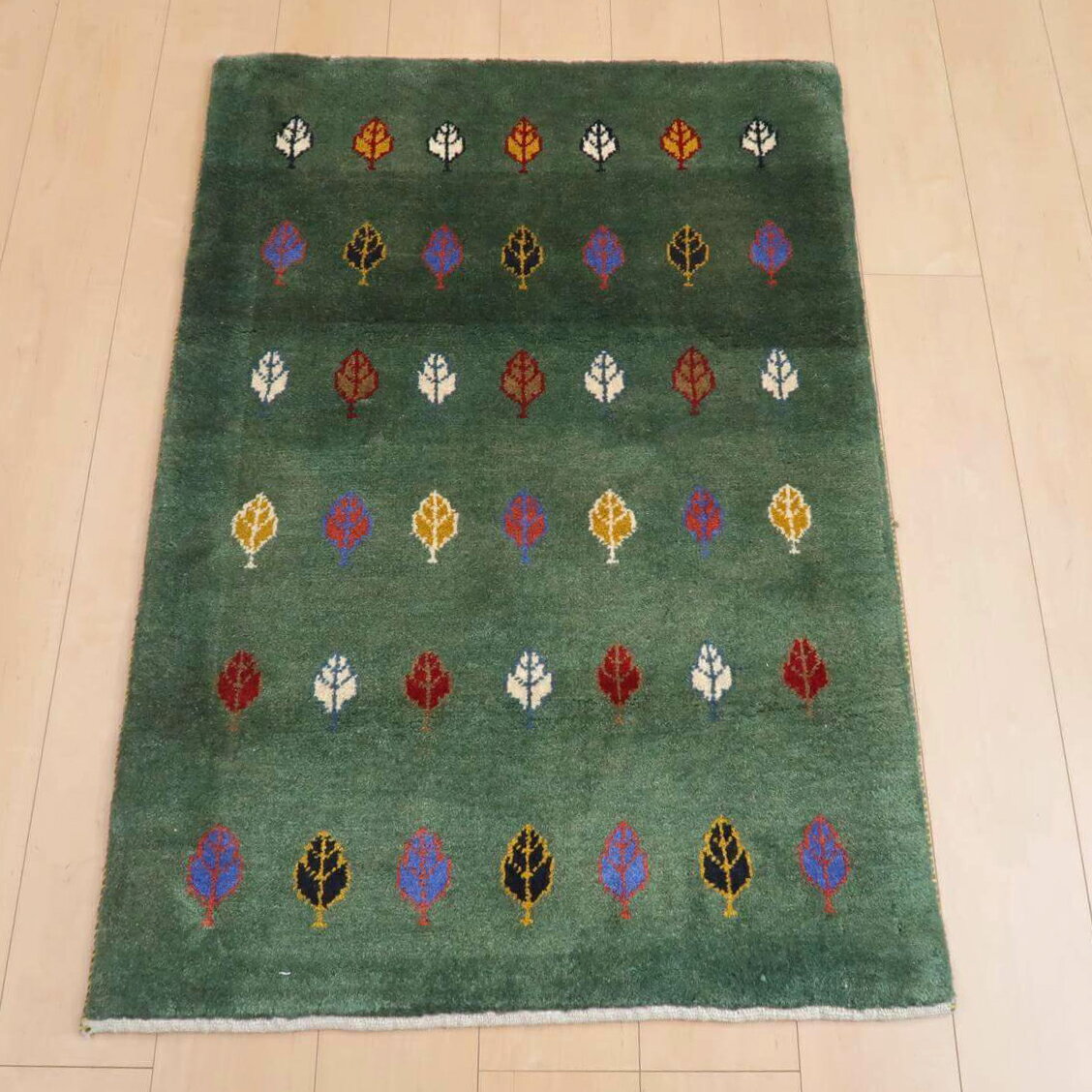 樂天商城 - ギャッベ イラン製 リビングサイズ 121×84cm 手織り 天然 ウール100% 長方形 草木染 モダン ナチュラル 北欧 ラグ 絨毯 マット ラグマット ギャベ 床暖房対応 ホットカーペット対応 （BS-11418）