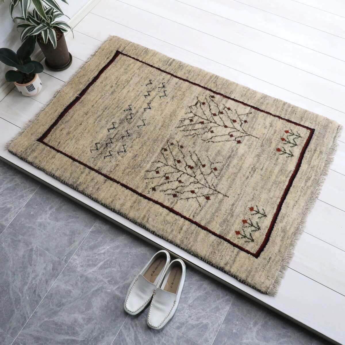 樂天商城 - ギャッベ イラン製 リビングサイズ 118×81cm 手織り 天然 ウール100% 長方形 草木染 おしゃれ かわいい モダン ナチュラル 北欧 ラグ 絨毯 マット ラグマット ギャベ 床暖房対応 ホットカーペット対応 （BS-11452）