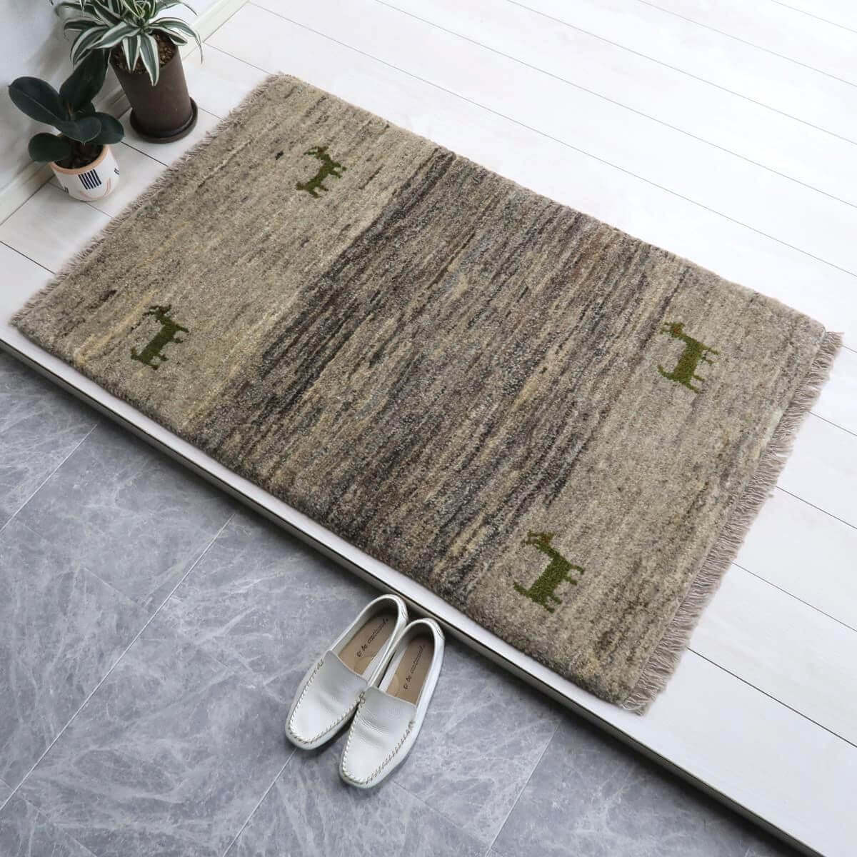 樂天商城 - ギャッベ イラン製 リビングサイズ 116×75cm 手織り 天然 ウール100% 長方形 草木染 おしゃれ かわいい モダン ナチュラル 北欧 ラグ 絨毯 マット ラグマット ギャベ 床暖房対応 ホットカーペット対応 （BS-11454）