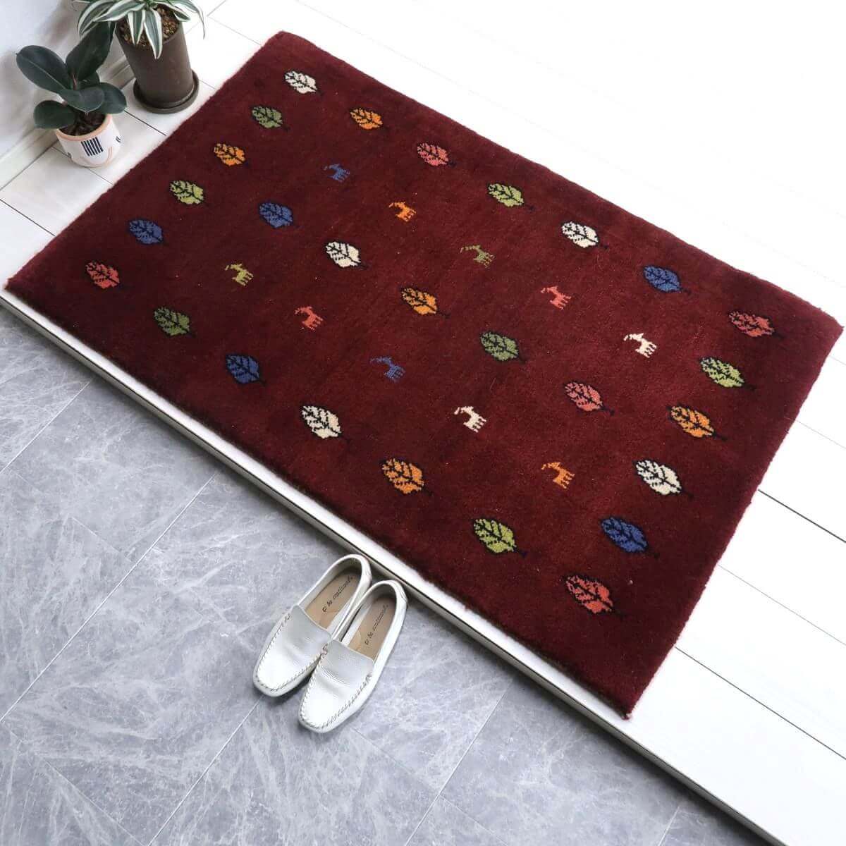 樂天商城 - ギャッベ イラン製 リビングサイズ 129×81cm 手織り 天然 ウール100% 長方形 草木染 おしゃれ かわいい モダン ナチュラル 北欧 ラグ 絨毯 マット ラグマット ギャベ 床暖房対応 ホットカーペット対応 （BS-11466）