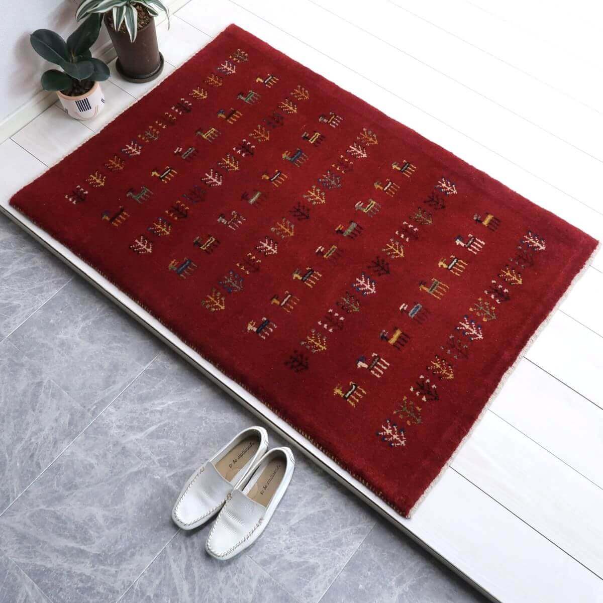 樂天商城 - ギャッベ イラン製 リビングサイズ 119×82cm 手織り 天然 ウール100% 長方形 草木染 おしゃれ かわいい モダン ナチュラル 北欧 ラグ 絨毯 マット ラグマット ギャベ 床暖房対応 ホットカーペット対応 （BS-11482）