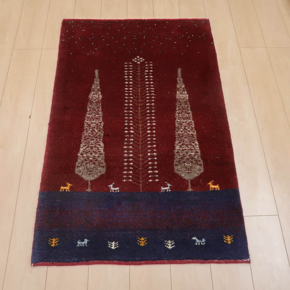樂天商城 - ギャッベ イラン製 リビングサイズ 132×85cm 手織り 天然 ウール100% 長方形 草木染 おしゃれ かわいい モダン ナチュラル 北欧 ラグ 絨毯 マット ラグマット ギャベ 床暖房対応 ホットカーペット対応 （BS-11670）