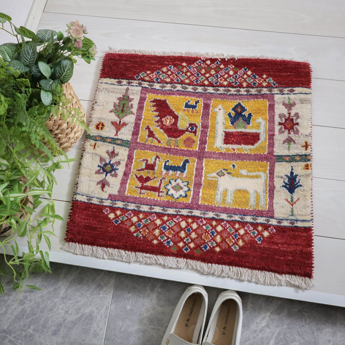 樂天商城 - ギャッベ イラン製 リビングサイズ 60×62cm 手織り 天然 ウール100% 長方形 草木染 おしゃれ かわいい モダン ナチュラル 北欧 ラグ 絨毯 マット ラグマット ギャベ 床暖房対応 ホットカーペット対応 （HP-11931）