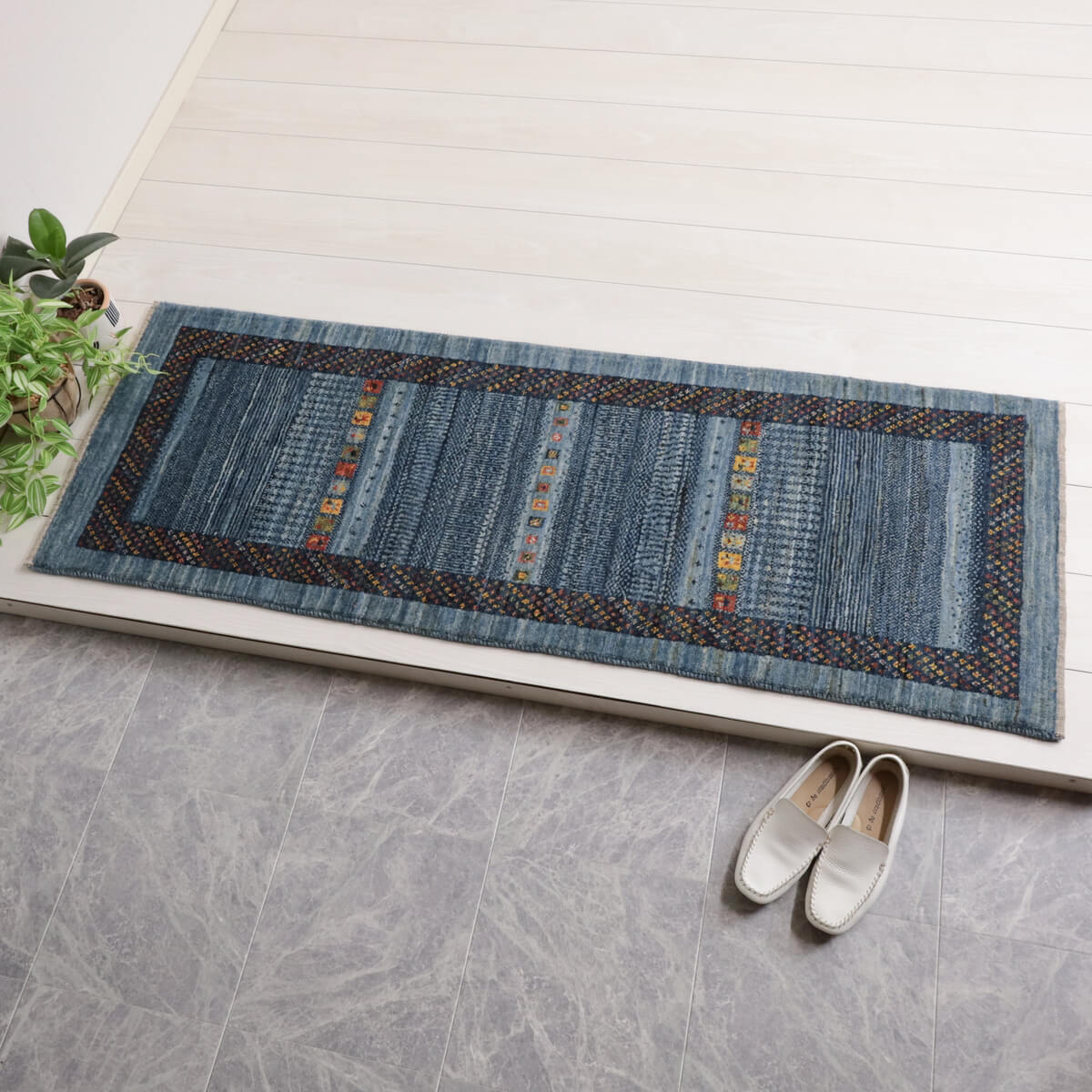 樂天商城 - ギャッベ イラン製 リビングサイズ 157×56cm 手織り 天然 ウール100% 長方形 草木染 おしゃれ かわいい モダン ナチュラル 北欧 ラグ 絨毯 マット ラグマット ギャベ 床暖房対応 ホットカーペット対応 （HR-11865）