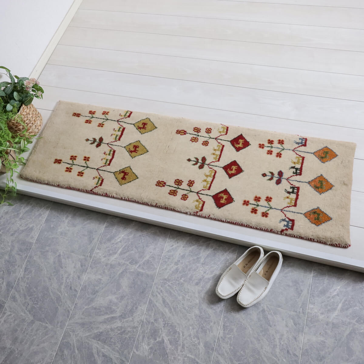 Rakuten - ギャッベ イラン製 リビングサイズ 148×47cm 手織り 天然 ウール100% 長方形 草木染 おしゃれ かわいい モダン ナチュラル 北欧 ラグ 絨毯 マット ラグマット ギャベ 床暖房対応 ホットカーペット対応 （HR-11993）