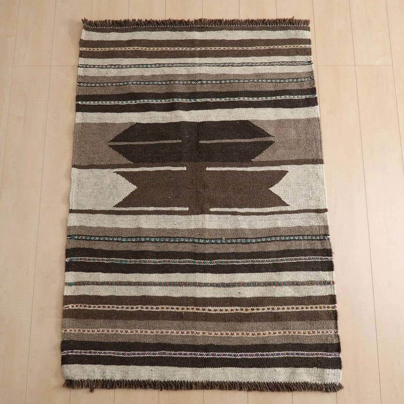 樂天商城 - イラン・シラーズ産 キリム アクセントサイズ 135×94cm 手織り ラグ ウール 100% おしゃれ 北欧 ナチュラル 洗える リビング ダイニング ベッドルーム ラグマット 絨毯 キリム柄 kilim （品番:KM-622）