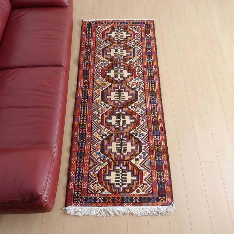 樂天商城 - イラン・アゼルバイジャン産 キリム 細長 ランナー 203×82cm 手織り ラグ ウール 100% 洗える キッチンマット 廊下敷 ベッドサイド ロングラグ ホットカーペット対応 床暖房対応 ラグマット 絨毯 キリム柄 kilim 赤 （品番:KR-272）