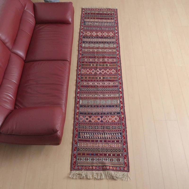 イラン アゼルバイジャン産 キリム 細長 ランナー 295×66cm 手織り ラグ ウール 100 洗える キッチンマット 廊下敷 ベッドサイド ロングラグ ホットカーペット対応 床暖房対応 ラグマット 絨毯 キリム柄 kilim 赤 （品番:KR-512）