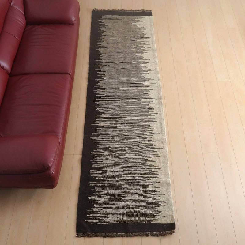 樂天商城 - イラン・シラーズ産 キリム 細長 ランナー 288×81cm 手織り ラグ ウール 100% 洗える キッチンマット 廊下敷 ベッドサイド ロングラグ ホットカーペット対応 床暖房対応 ラグマット 絨毯 キリム柄 kilim ブラウン （品番:KR-543）