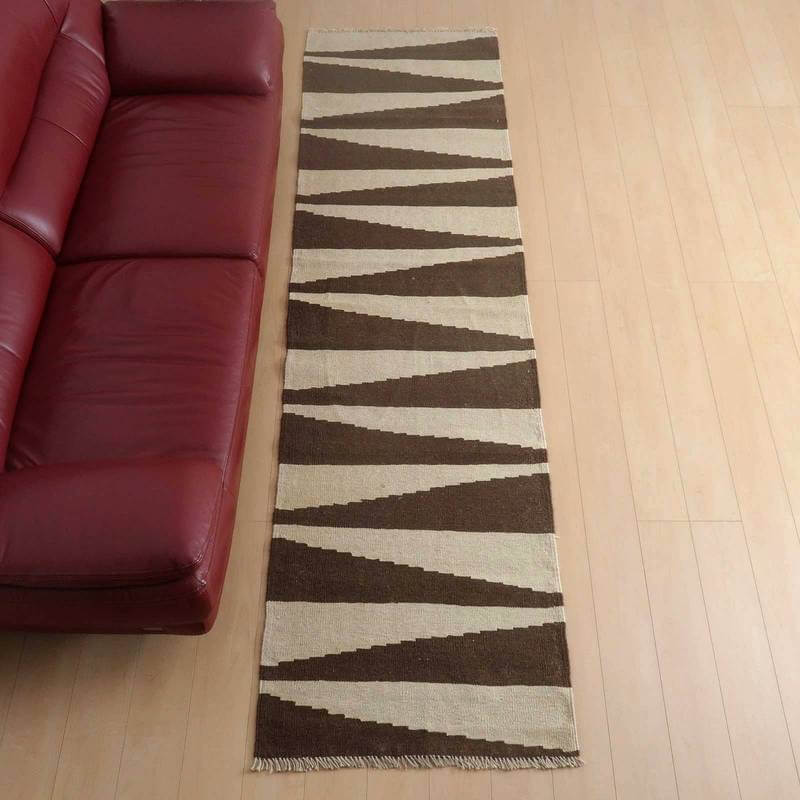 樂天商城 - イラン・シラーズ産 キリム 細長 ランナー 294×80cm 手織り ラグ ウール 100% 洗える キッチンマット 廊下敷 ベッドサイド ロングラグ ホットカーペット対応 床暖房対応 ラグマット 絨毯 キリム柄 kilim 無染色 （品番:KR-546）