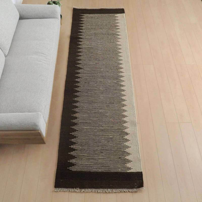 樂天商城 - イラン・シラーズ産 キリム 細長 ランナー 294×89cm 手織り ラグ ウール 100% 洗える キッチンマット 廊下敷 ベッドサイド ロングラグ ホットカーペット対応 床暖房対応 ラグマット 絨毯 キリム柄 kilim（品番:KR-832）