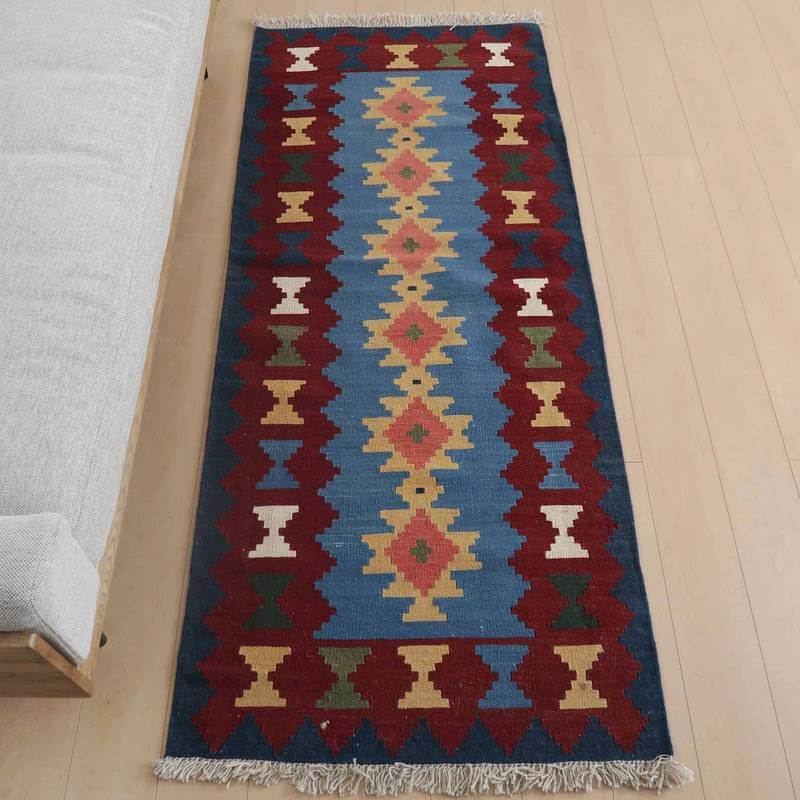 樂天商城 - イラン・シラーズ産 キリム 細長 ランナー 206×85cm 手織り ラグ ウール 100% 洗える キッチンマット 廊下敷 ベッドサイド ロングラグ ホットカーペット対応 床暖房対応 ラグマット 絨毯 キリム柄 kilim（品番:KR-998）
