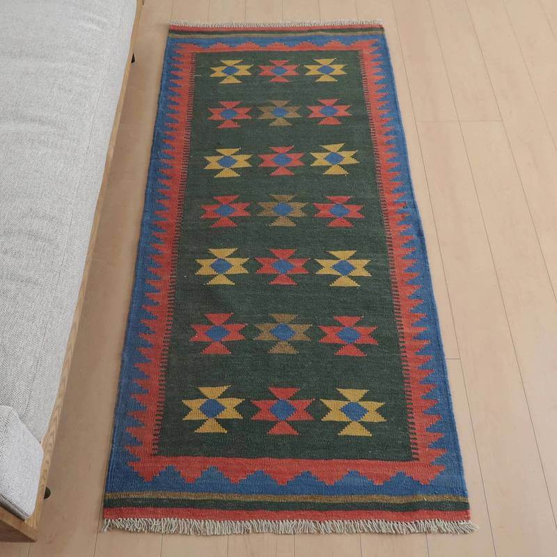 樂天商城 - イラン・シラーズ産 キリム 細長 ランナー 188×86cm 手織り ラグ ウール 100% 洗える キッチンマット 廊下敷 ベッドサイド ロングラグ ホットカーペット対応 床暖房対応 ラグマット 絨毯 キリム柄 kilim（品番:KR-999）
