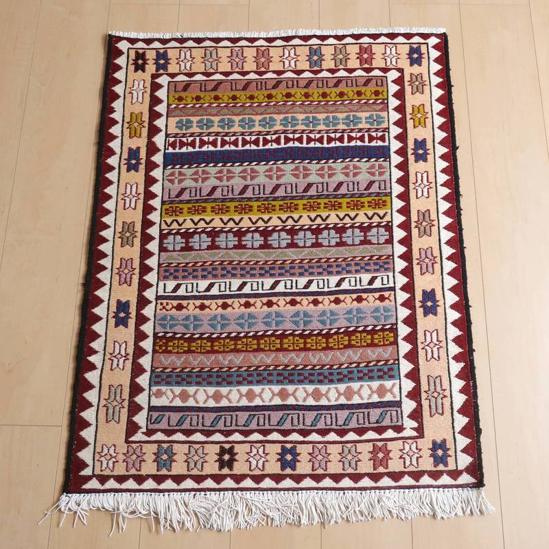 樂天商城 - キリム イラン製 玄関マット94×72cm 手織り 小さめ ラグ ウール 100% おしゃれ 北欧 エスニック アジアン 夏用 洗える ホットカーペット対応 床暖房対応 ラグマット 絨毯 スマック織り アゼルバイジャン kilim 赤 （品番:KSS-8）