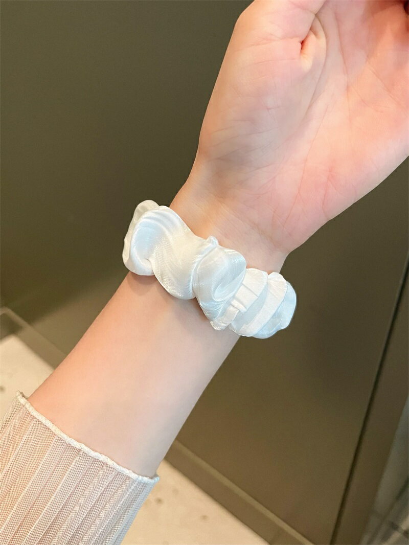 Apple Watch バンド アップルウォッチ 時計 腕時計 レディース スマート シュシュ シアー フリル かわいい 韓国 防水 ベージュ SE iPhone おしゃれ キラキラ 大人可愛い