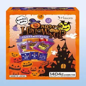 【コストコ】ハロウィーン こんにゃくゼリー 78個入り Halloween Konjac Jelly 78 pieces商品番号67040COSTCO 商品 商品の特徴 期間限定のハロウィーンパッケージ みかん・ミックスベリー・ヨーグルト風味の3種アソート 群馬県産こんにゃく粉を使用 冷やしてもおいしくいただけます 商品の詳細 人気のこんにゃくゼリーがハロウィーン限定パッケージで登場！ みかん・ミックスベリー・ヨーグルト風味3種類の味が楽しめるアソートタイプで、ハロウィーンパーティーの手軽なおやつとして、Trick or Treat にぴったりです。 ★弊社、買い付け代行の為ご注文後、弊社規定買付日に店舗に買い付けに参ります★ 店舗に在庫がなく買付けが出来なかった場合は、キャンセルをさせて頂きます。 ご注文のタイミングによりご連絡が遅くなる場合がございます。ご了承ください。 ※お急ぎのお客様は注文前にお問合せをお願いします※ ●沖縄、離島の場合、発送ができません。 ※ご注意※ 納品書(お買い上げ明細書)はWEB上でのご発行となります。 領収書をご希望のお客様は備考欄へ記載をお願い致します。