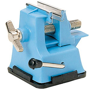 この商品と関連のある商品パワーコントローラー PC-11 電気こて用ソルダーポット POT-28Cハンダ こて先クリーナー ST-70ハンダコテ台 ST-11ポータブル型自動はんだ吸取器 TP-100ステーション型温調はんだこて RX-802AS温調はんだこて PX-501 電子工作用ミニバイス ヘルパー ST-80ミニバイス ヘルパー ST-80○ワンタッチ吸盤式ベースの採用により簡単に作業台に固定できます。・安定性のよいベースで安全作業ができます。【主な用途】・コネクタや小型部品のはんだ付け作業。【仕様】・クリップ幅:最大35mm・サイズ:横幅80mm×奥行90mm×高さ70mm・重量:110g※こちらの商品は取寄せ出荷となります。欠品時には納期にお時間をいただく場合がございますので　お手数ですが急ぎの場合はお問い合わせください。注文について注意事項メーカー(提携先)からのお取り寄せ商品となります。稀ではございますが欠品時は変動する場合もございますので、正確な納期はご注文の確認メールにてご案内させていただきます。