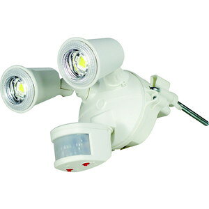 　日動工業 LEDセンサーライト クラブアイ 20W(10W×2灯) 1800Lm SLS-CE20W-2P日動工業 LEDセンサーライト クラブアイ 20W(10W×2灯) 1800Lm SLS-CE20W-2P●動くものに反応して点灯するセンサー付ライトです。●センサーの向きとライトの向きを別々に調整できます。●作動のタイミングは夜間のみ・24時間から選べます。●倉庫やガレージ。●玄関ポーチや庭先など。●使用電球(W):10×2●幅(mm):180●奥行(mm):157●高さ(mm):143●電源:AC100V●点灯保持時間:5秒~5分●電源コード長さ(m):5●タイプ:2灯式●防雨タイプ:屋外型●点灯設定範囲時間:5秒~5分●定格光束(Lm):2000●探地水平角度範囲最大(度):100●取付方法:クランプ取付/壁面取付(アンカーボルト)●検知範囲最長(m):15●点灯時間設定範囲:5秒~5分●屋外型※こちらの商品はメーカー（提携先）からの直送となります。欠品時には納期にお時間をいただく場合が　ございますのでお手数ですが急ぎの場合はお問い合わせください。注文について注意事項メーカー(提携先)からの直送となります。稀ではございますが欠品時は変動する場合もございますので、正確な納期はご注文の確認メールにてご案内させていただきます。