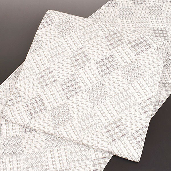 博多帯 大倉織物「誠之輔」謹製 琥珀織 八寸 名古屋帯 // 白 正絹 日本製 // 小紋・御召・紬 // 名古屋帯・博多帯が充実！【帯専門店おびや】送料・代引...