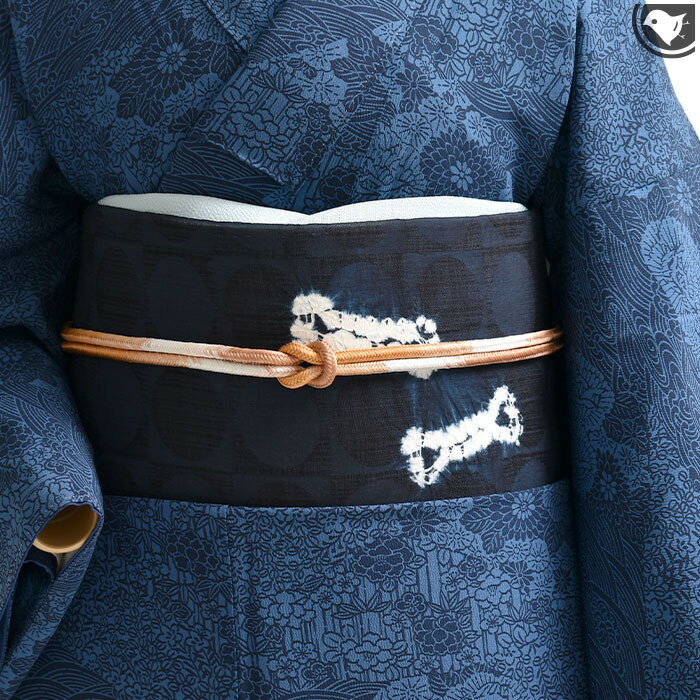 　ありますか？この柄で手絞りの帯って♪ おびや完全オリジナルで絞り上げて頂きました！ 有松絞り 老舗 熊谷 謹製 パグ 上州 桐生織 丸の地模様 名古屋帯 ご紹介！ コチラの帯は有松絞りの“老舗 熊谷”さん 愛知県の有松駅を降りてスグの 名...