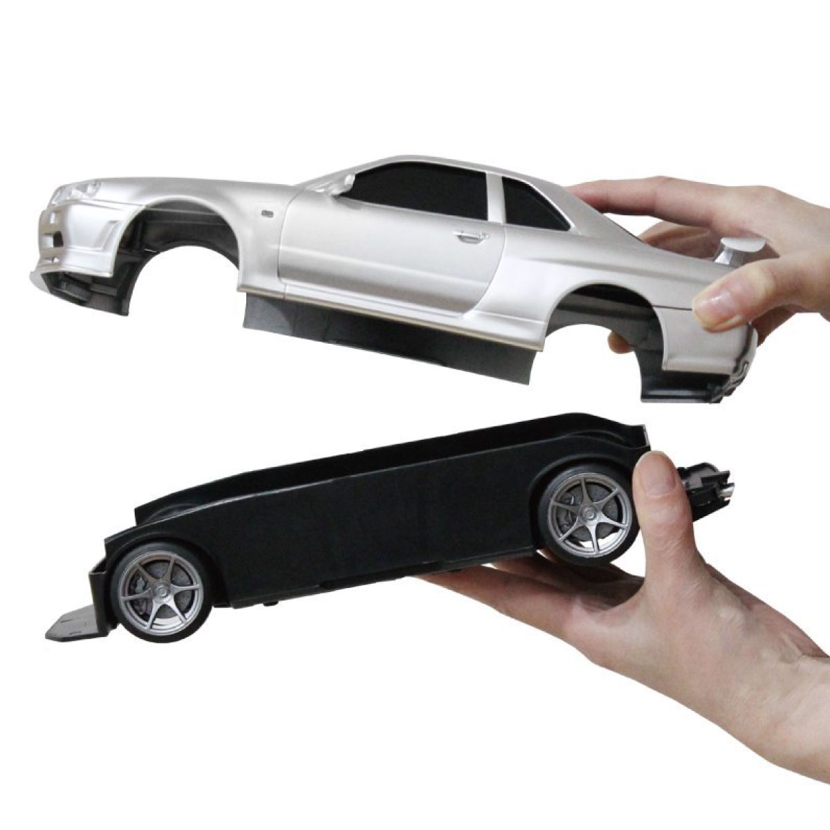 ウェットティッシュケース 日産スカイライン GT-R シルバー ブラック Nissan skyline (GTR) WET TISSUE CASE 小物入れ 収納 おしゃれ かわいい NISSAN 車 ティッシュ入れ スカイライン 日用品 雑貨 プレゼント お祝い 誕生日 [3]