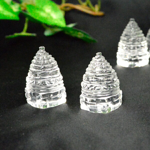 天然石 【単品販売】 パワーストーン シュリヤントラ(仏塔) 水晶 置き物※参考サイズ 底面：約17×17mm 高さ：約25〜27mm 重さ：約9〜11gレディース メンズ 勝負 恋愛 天然石【メール便不可】 ギフト プレゼント 贈り物 男性 女性 男 女 誕生日 ラッピング 包装のサムネイル