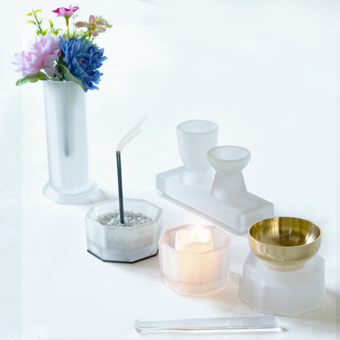 【送料無料】仏具セット ミニ モダン 仏具10点セット タペストリーガラス「おとは」 仏具セット内容 ご飯入れ 水入れ ご飯お水置台 香炉 花立 ローソク立て リン一色セット LEDキャンドル 香炉砂【最強配送対応】この商品は『楽天スーパーロジスティクス』でお届けします