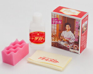 日本製の『お手入れの時間を短縮できる金属磨き液』です。ご宗派を問わずお使いいただけます。 ご寺院やご家庭用の真鍮製仏具の汚れを簡単に落とす濃縮洗浄液です。 30倍希釈液に30秒ほど浸し、水洗い乾燥後専用布で拭き上げするだけで簡単にお手入れができます。 （長期放置などによる深い腐食には効果がありません。） ニューテガール(植物性洗浄液）：100cc テガールダスター 200×100mm：1枚 スポンジ：1ヶ ■モニターの発色具合により、実際のものと若干お色が異なることがございます。 ■配送可能日はご入金の確認後、平均10日となります。発送完了時にメールにて到着日のご案内をさせていただいております。 ■商品は弊社指定業者にて発送いたします。
