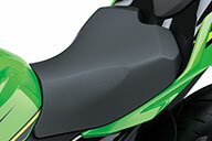 入荷待ち KAWASAKI カワサキ 純正オプション ハイシート Ninja 400 KRT EDITION / Ninja 400 / Ninja e-1 99994-1665