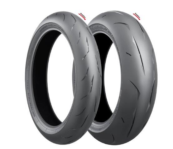 BRIDGESTONE ブリジストン RS10 R 140/70R17 66H TL バトラックス レーシング ストリート バイク リア タイヤ MCR05125これが世界最高峰のライダーたちの系譜ドライコンディションでの高いハンドリング性能とグリップ性能、安定性を実現したプレミアムハイグリップラジアル。スリックライクなトレッドパタンはトレッド剛性を向上させるために3Dの溝形状を採用。国内大手バイクメーカーのハイエンドマシンに標準装着。スーパースポーツバイクの性能を最大限に引き出すために、RACING STREET RS10の高い運動性能と操縦安定性能が認められた。こんなお客様におすすめ○ワインディングからサーキットまで幅広く走行されるお客様○ドライ路面でのスポーティで高い運動性能をお求めのお客様○BATTLAX HYPERSPORT S21/S20 EVOよりも高いドライグリップ力をお求めのお客様リア タイヤサイズ:RS10 R 140/70R17 66H TL※装着車種は、必ず実際に装着されているタイヤのチューブ、サイズ、スピードシンボル、荷重指数、タイヤ種類などをご確認の上、サイズ・パターンの選択はご使用者様の自己責任において行って下さい。※画像はイメージでございます。セット商品でない画像が含まれている場合がございます。※タイトル記載のサイズの1本の商品となります。※タイトルにセット商品と記載されていない商品は単品販売となります。※メーカーカタログ商品のレアサイズ商品につきましては、納期に時間がかかります。ご了承ください。※タイトルに在庫有り記載以外の商品は取り寄せとなります。※メーカーに在庫がある場合1週間前後にて発送となります。※メーカー欠品の場合お時間をいただく場合がございます。※完売や廃番の場合がございます。ご了承ください。※画像はイメージとなります。ご了承ください。