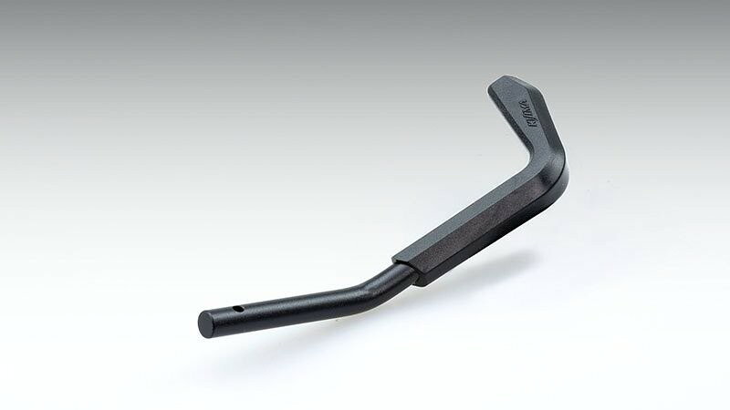 レバーガードタイプRの補修用ガードシャフト。従来のストレートシャフトタイプの補修としてもご使用可能です。【適合】キジマ製ブレーキレバーガード【適合品番】204-2159/204-2160/204-2161/204-2151/204-2153/204-2155/204-2157注意事項画像はイメージです。別カラーが含まれている可能性がございます。在庫状況について当店では複数店舗で同時販売を行っているため、ご注文いただいた時点で他店が先に完売し、在庫切れとなる場合がございます。今後の入荷予定を確認し、入荷が困難と判断した場合は、誠に勝手ながらご注文をキャンセルさせていただくことがございます。在庫管理について出来る限りリアルタイム更新を心がけておりますが、実際の在庫が反映されないことがございます。万が一、欠品となった場合はご容赦いただけますようお願いいたします。価格変動についてメーカーの価格は常に変動しているため、ご注文後に価格変更が判明した場合は、改めてご連絡させていただくことがございます。商品情報について商品ページ作成時には細心の注意を払っておりますが、稀に商品説明や価格に誤記がある場合がございます。誤記が確認された場合は、ご購入後であってもご連絡の上、やむを得ずご注文をキャンセルさせていただくことがございます。予めご了承ください。メーカー欠品・販売中止時の対応メーカー欠品や販売中止、仕様変更等により、ご用意できない場合もございます。その際はご注文をご連絡の上、キャンセルまたは内容変更にて対応させいただきます。また、欠品が長期化する場合は、納期につきまして事前にお問い合わせの上、ご案内いたします。