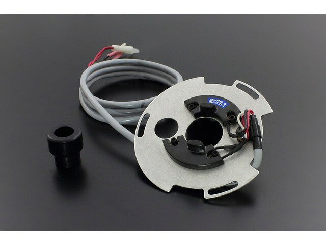 HONDA CB400(398)/550/750(OHC)定期的なギャップ調整や点火時期調整等が必要なポイント点火をメンテナンスフリーのトランジスタ点火方式へグレードアップするイグニッションシステム。磁力加速装置により、アイドリングから高回転まで正確かつ確実な点火タイミングを制御し、始動性も向上。ベースプレートの長穴により、スタンダードの点火時期はもちろん、任意に点火時期を変更することも可能。センサー本体の固定穴を長穴とすることで各センサーが制御する点火時期のずれを細かく調整することが可能。各車種ともに専用設計。ポイントカバー内に収まるコンパクトサイズとし、ボルトオンでの装着が可能。・旧車に装着する場合は、予め充電系やメインハーネス等のコンディションをご確認の上、ご使用ください。それらの部品異常により本製品が故障する場合があります。・本製品にレブリミッター機能は付加しておりません。DYNATEK DRL300レブリミッターとの併用をおすすめいたします。・ご使用の際、スタンダードの進角装置(機械式アドバンサー)が必要です。DYNA?とDBR(ダイナイグニッションブースター)との併用はできません。本製品にはパルス信号の出力機能は付加しておりません。STDのイグナイターからタコメーター作動用の信号線が出力される車両は、タコメーターが作動しなくなります。取扱説明書DCコイル取り扱い説明書はこちらDYNA2000取り扱い説明書はこちらDYNA-S取り扱い説明書はこちら■ 商品に関する注意商品によっては [PDF] 図面や [YouTube] 動画等の手順がある場合があります。必ずメーカー公式サイトをご確認ください。サイズや種類の選択欄が表示されない場合があります。その際は ご注文前にお問い合わせください。■ 取扱い・販売に関する注意一部商品は PMC社のネット限定商品や、当ショップで取り扱いできない商品が掲載される場合があります。その場合は キャンセル処理とさせていただきます。■ キャンセル・返品・交換について受注生産品でメーカーに正式発注後はキャンセル不可。ご注文確定後のキャンセル・返品・交換はできません。納期遅延を理由としたキャンセルも不可。メーカー完売・廃番の場合のみ、当店よりご連絡の上キャンセルとなります。■ 在庫・納期についてご注文後に在庫確認を行い、結果をご連絡いたします。（お時間をいただく場合あり）タイトルに「在庫有り」と記載がない商品は 取り寄せ商品です。メーカー在庫あり：3〜5日程度で発送メーカー欠品時：2〜3か月程度かかる場合あり■ 出荷・検品についてメーカーで出荷前に開封・検品を行う場合があります。その際、一度テープを切って発送する場合がありますが、これを理由にした返品・交換は不可です。テープ状態確認のご要望には対応できません。■ その他掲載画像はイメージです。実物と異なる場合があります。