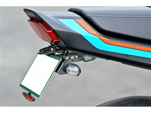 STRIKER ストライカー G-STRIKER アルミビレットフェンダーレスキット HONDA `26 CB1000F/SE SS-FL173GMメーカー名 : STRIKER ストライカーメーカー品番 : SS-FL173GM商品名 : G-STRIKER アルミビレットフェンダーレスキット HONDA `26 CB1000F/SE削り出しの連携ステーで高級感ある仕上がり!拘りカスタムのユーザー様にはお勧めのフェンダーレスキット!フェンダーレスキットにも拘りを!■商品名G-STRIKER アルミビレットフェンダーレスキット■適合車種HONDA・`26 CB1000F・`26 CB1000F SE■適合型式型式:8BL-SC94■品番SS-FL173GM■材質ジュラルミン A2017、A5052■色ガンメタ アルマイト仕上げ■ナンバー角度40° 保安基準適合■備考・LEDナンバー灯は純正部品を使用・スリムタイプリフレクター付属・純正ウインカー対応■セールスポイント!天板とナンバープレートステーをつなぐメインステーをアルミ削り出しにて制作した高級感あふれる仕上がりでサイドビューを輝かせます!ビレットステーのサイドにはG-STRIKERロゴをさり気なく配置。ナンバーの角度は保安基準適合の40°とし車検に適合します。リフレクターも標準装備でボルトオン装着可能です。※画像はイメージの商品がございます。※詳しくはメーカーホームページにてご確認ください。(詳細寸法・その他適合車種・注意事項・画像・等々)※タイトルに在庫有り商品の場合、複数店舗で同時に販売しておりますので、ご注文を頂きました時点で稀に他店舗にて完売してしまい、欠品となってしまう場合がございます。今後の入荷予定も確認させて頂き、入荷困難な場合は誠に勝手ながらご注文のお取消しをさせて頂く場合がございます。※在庫管理につきましては、出来る限りのこまめな更新を心掛けておりますが、リアルタイムでの更新が困難な為、万が一欠品の際はご了承頂けます様宜しくお願いいたします。また、メーカー価格が常に変動しておりますので、価格が変わってしまっている商品があった場合、ご注文後にご連絡する場合がございます。※商品ページ作成時には細心の注意を払い作成をしておりますが、商品説明文や販売価格等の記載ミスにより、お客様に間違った情報を提供してしまう可能性もございます。その場合、誤記載内容によっては、お客様に連絡後お取引を一旦キャンセル処理をさせていただく場合がございます。予めご了承頂けます様宜しくお願いいたします。※商品のご注文にあたり、予めお客様ご自身でメーカーホームページでお調べ後、品番確認後ご注文頂けます様宜しくお願いいたします。品番違いによる商品返品、返金、補填等は一切出来ませんのでご了承下さい。※メーカー側で後継品番や代替品品番に変更となる場合もございますので、予めご了承下さい。※商品ページタイトルに在庫ありの記載が無い商品は、メーカー取り寄せとなっております。※メーカー受注生産品・取り寄せ品のため、納期は別途ご連絡いたします。メーカー発注後のキャンセルはお受けできません。※メーカー欠品・販売中止・仕様変更等により商品がご用意出来ない場合もございます。その場合ご注文のキャンセル、または変更にて対応させて頂く場合がございます。また、メーカー欠品時、入荷まで長らくお時間を頂く場合がございます。納期日程を問い合わせにてご連絡させて頂きますので宜しくお願いいたします。