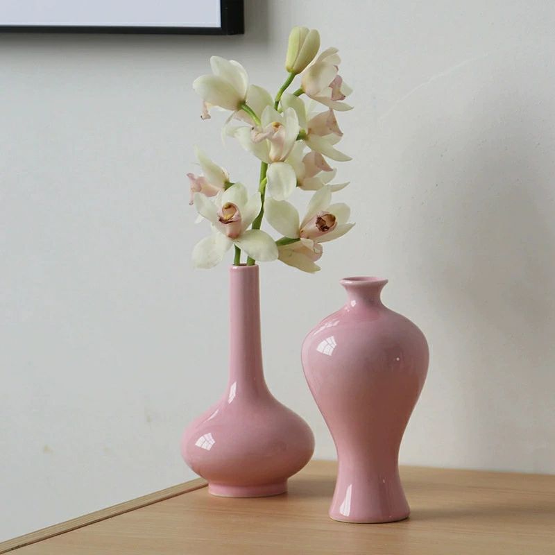 商品説明 商品内容 花瓶 キーワード 小花瓶 景徳鎮 陶器 ピンク 新中式 高級感 インテリア リビング 玄関 花器 水栽培 ドライフラワー レトロ シンプル ハンドメイド アート プレゼント ギフト 新生活 引っ越し祝い 置物 装飾 モダン 花挿し 詳細情報 素材：陶器 生産国 中国 注意書き ※商品写真は、できる限り現品を再現するように画像処理などの補正を行っておりますが、ご利用のモニターや環境により差異が生じます。予めご了承ください。 ※生地の特性上、多少ニオイがある場合がございますが、日陰干しで数日干していただくか、あるいは数回ご使用していただく間に、 ニオイは気にならなくなります。 ※上記の数値は、実測によるものです。多少の誤差はご容赦ください。 ※仕様は予告なく変更される場合があります。（ご使用に差し支えない程度） 注意事項 ・お客様が通常と同じお買い物ステップで安心して海外の商品を購入できるよう、楽天市場から指定を受けた委託先である（株）コマースロボティクスが、当店の店舗運営業務を行います。 ・当店でご購入された商品は、原則として、「個人輸入」としての取り扱いになり、全て中国からお客様のもとへ直送されます。 ・個人輸入される商品は、全てご注文者自身の「個人使用・個人消費（日本に居住する者に寄贈される物で、当該寄贈を受ける者の個人的な使用に供される場合を含みます。）」が前提となります。第三者への譲渡・転売が法令で禁止されるもの（医薬品、医薬部外品、化粧品等を含みますが、これに限られません。）もございますのでご注意下さい。 ・通関時に関税・輸入消費税が課税される可能性があります。課税額はご注文時には確定しておらず、通関時に確定しますので、商品の受け取り時に着払いでお支払いください。詳細はこちらご確認下さい。 ・色がある場合、モニターの発色の具合によって実際のものと色が異なる場合がある。 ・ご注文後、10営業日以内に配送手続きをいたします。配送作業完了後、4〜7日程度でのお届けとなります。（商品によって納期が異なりますので、詳細は店舗までお問い合わせください。）商品説明 商品内容 花瓶 キーワード 小花瓶 景徳鎮 陶器 ピンク 新中式 高級感 インテリア リビング 玄関 花器 水栽培 ドライフラワー レトロ シンプル ハンドメイド アート プレゼント ギフト 新生活 引っ越し祝い 置物 装飾 モダン 花挿し 詳細情報 素材：陶器 生産国 中国 注意書き ※商品写真は、できる限り現品を再現するように画像処理などの補正を行っておりますが、ご利用のモニターや環境により差異が生じます。予めご了承ください。 ※生地の特性上、多少ニオイがある場合がございますが、日陰干しで数日干していただくか、あるいは数回ご使用していただく間に、 ニオイは気にならなくなります。 ※上記の数値は、実測によるものです。多少の誤差はご容赦ください。 ※仕様は予告なく変更される場合があります。（ご使用に差し支えない程度） 注意事項 ・お客様が通常と同じお買い物ステップで安心して海外の商品を購入できるよう、楽天市場から指定を受けた委託先である（株）コマースロボティクスが、当店の店舗運営業務を行います。 ・当店でご購入された商品は、原則として、「個人輸入」としての取り扱いになり、全て中国からお客様のもとへ直送されます。 ・個人輸入される商品は、全てご注文者自身の「個人使用・個人消費（日本に居住する者に寄贈される物で、当該寄贈を受ける者の個人的な使用に供される場合を含みます。）」が前提となります。第三者への譲渡・転売が法令で禁止されるもの（医薬品、医薬部外品、化粧品等を含みますが、これに限られません。）もございますのでご注意下さい。 ・通関時に関税・輸入消費税が課税される可能性があります。課税額はご注文時には確定しておらず、通関時に確定しますので、商品の受け取り時に着払いでお支払いください。詳細はこちらご確認下さい。 ・色がある場合、モニターの発色の具合によって実際のものと色が異なる場合がある。 ・ご注文後、10営業日以内に配送手続きをいたします。配送作業完了後、4〜7日程度でのお届けとなります。（商品によって納期が異なりますので、詳細は店舗までお問い合わせください。）