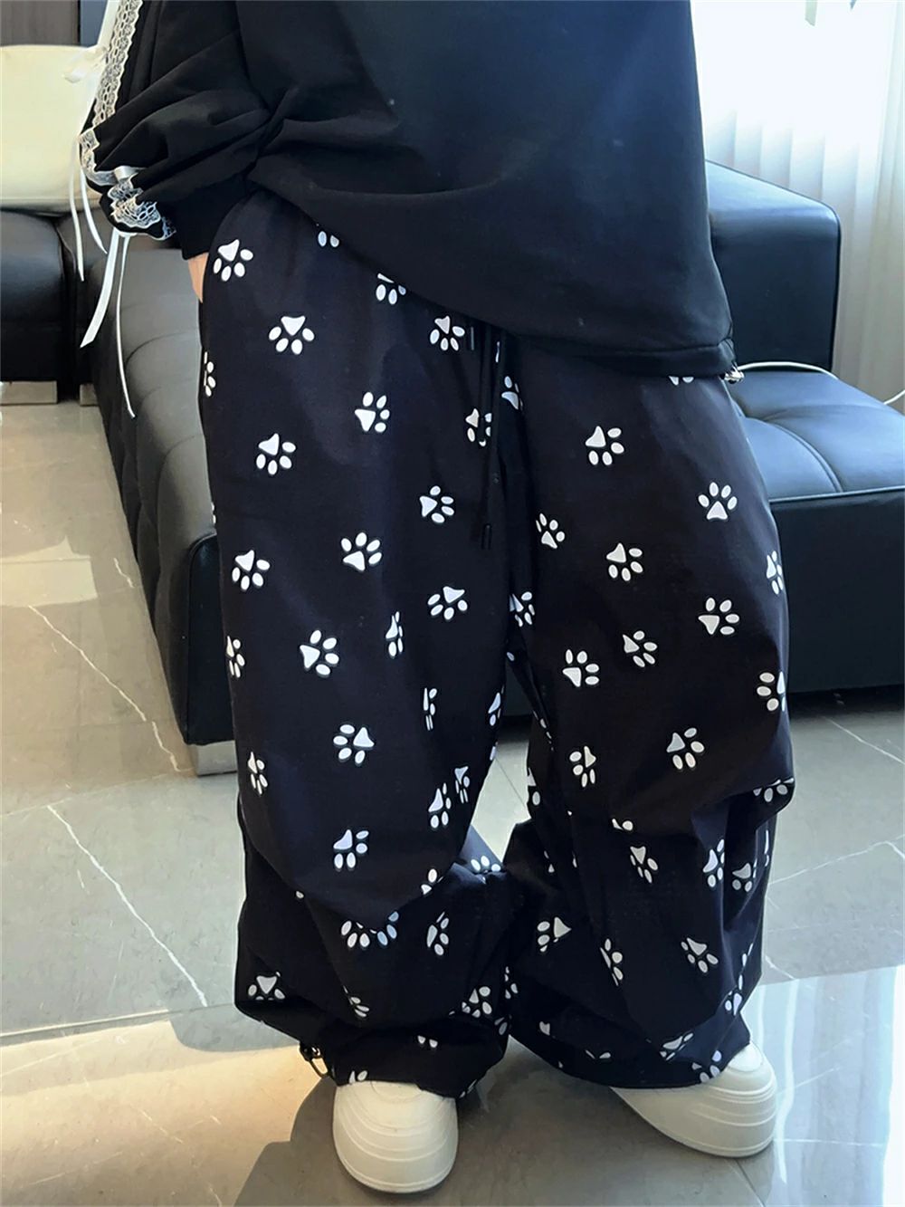 商品説明 商品内容 スノーボードウェア パンツ 単品（上着は含めません） 素材 ポリエステル 生産国 中国 注意書き ※商品写真は、できる限り現品を再現するように画像処理などの補正を行っておりますが、ご利用のモニターや環境により差異が生じます。予めご了承ください。 ※生地の特性上、多少ニオイがある場合がございますが、日陰干しで数日干していただくか、あるいは数回ご使用していただく間に、 ニオイは気にならなくなります。 ※上記の数値は、実測によるものです。多少の誤差はご容赦ください。 ※仕様は予告なく変更される場合があります。（ご使用に差し支えない程度） 注意事項 ・お客様が通常と同じお買い物ステップで安心して海外の商品を購入できるよう、楽天市場から指定を受けた委託先である（株）コマースロボティクスが、当店の店舗運営業務を行います。 ・当店でご購入された商品は、原則として、「個人輸入」としての取り扱いになり、全て中国からお客様のもとへ直送されます。 ・個人輸入される商品は、全てご注文者自身の「個人使用・個人消費（日本に居住する者に寄贈される物で、当該寄贈を受ける者の個人的な使用に供される場合を含みます。）」が前提となります。第三者への譲渡・転売が法令で禁止されるもの（医薬品、医薬部外品、化粧品等を含みますが、これに限られません。）もございますのでご注意下さい。 ・通関時に関税・輸入消費税が課税される可能性があります。課税額はご注文時には確定しておらず、通関時に確定しますので、商品の受け取り時に着払いでお支払いください。詳細はこちらご確認下さい。 ・色がある場合、モニターの発色の具合によって実際のものと色が異なる場合がある。 ・ご注文後、10営業日以内に配送手続きをいたします。配送作業完了後、4〜7日程度でのお届けとなります。（商品によって納期が異なりますので、詳細は店舗までお問い合わせください。）商品説明 商品内容 スノーボードウェア パンツ 単品（上着は含めません） 素材 ポリエステル 生産国 中国 注意書き ※商品写真は、できる限り現品を再現するように画像処理などの補正を行っておりますが、ご利用のモニターや環境により差異が生じます。予めご了承ください。 ※生地の特性上、多少ニオイがある場合がございますが、日陰干しで数日干していただくか、あるいは数回ご使用していただく間に、 ニオイは気にならなくなります。 ※上記の数値は、実測によるものです。多少の誤差はご容赦ください。 ※仕様は予告なく変更される場合があります。（ご使用に差し支えない程度） 注意事項 ・お客様が通常と同じお買い物ステップで安心して海外の商品を購入できるよう、楽天市場から指定を受けた委託先である（株）コマースロボティクスが、当店の店舗運営業務を行います。 ・当店でご購入された商品は、原則として、「個人輸入」としての取り扱いになり、全て中国からお客様のもとへ直送されます。 ・個人輸入される商品は、全てご注文者自身の「個人使用・個人消費（日本に居住する者に寄贈される物で、当該寄贈を受ける者の個人的な使用に供される場合を含みます。）」が前提となります。第三者への譲渡・転売が法令で禁止されるもの（医薬品、医薬部外品、化粧品等を含みますが、これに限られません。）もございますのでご注意下さい。 ・通関時に関税・輸入消費税が課税される可能性があります。課税額はご注文時には確定しておらず、通関時に確定しますので、商品の受け取り時に着払いでお支払いください。詳細はこちらご確認下さい。 ・色がある場合、モニターの発色の具合によって実際のものと色が異なる場合がある。 ・ご注文後、10営業日以内に配送手続きをいたします。配送作業完了後、4〜7日程度でのお届けとなります。（商品によって納期が異なりますので、詳細は店舗までお問い合わせください。）
