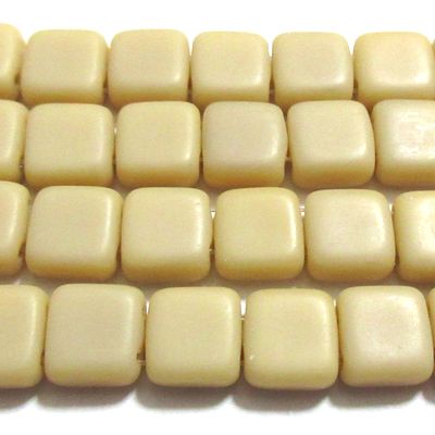 チェコビーズ * スモール フラットスクエア （ 2ホール ）* 6mm * マット フレンチ ベージュ *20個入り