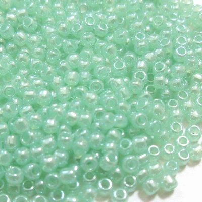 トーホービーズ / 丸小ビーズ / セイロン セロリ グリーン /10g入り［ TOHO -144］ 外径約2.0～2.2mm ..