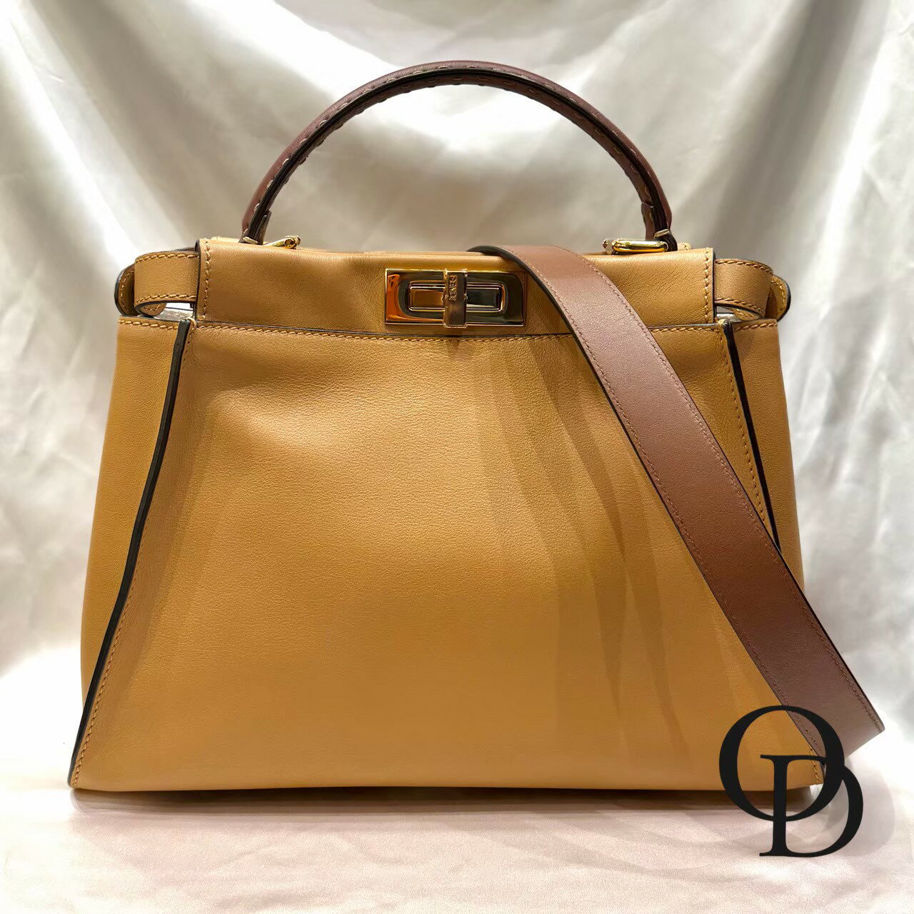 FENDI - 【中古】FENDI フェンディ 8BN290 ピーカブー セレリア ブラウン Peekaboo Selleria Brown