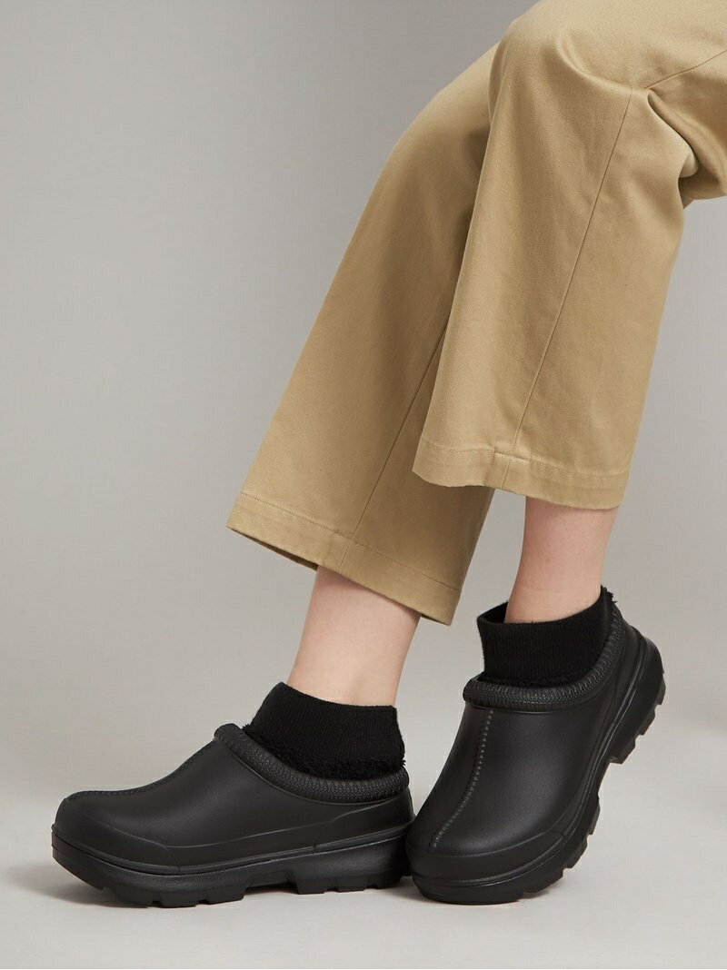 ＜UGG(アグ)＞TASMAN CLOG Odette e Odile オデット エ オディール シューズ スニーカー/スリッポン ブラック カーキ【送料無料】[Rakuten Fashion]