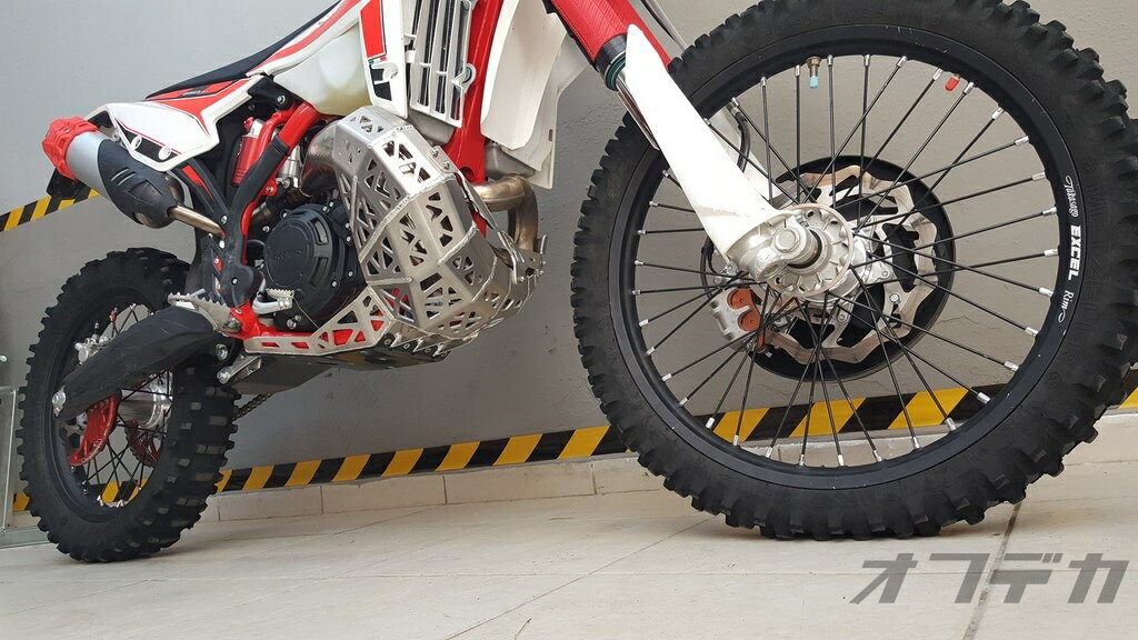 エンジンガード チャンバーガード アンダーガード BETA 2020年-2023年 250/300 2T RR mo06