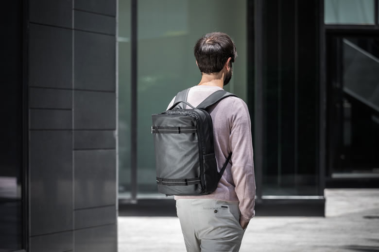 BANALE BACKPACK PRO バナーレ バックパック プロ バスケットボール収納バッグ ヘルメット収納バッグ ジム バッグ 拡張 大容量 便利 革新的 画期的 アウトドア 旅行 イタリア発 トートバッグ アウトドア ビジネス お洒落 おしゃれ ラッピングポケット ブラック 黒