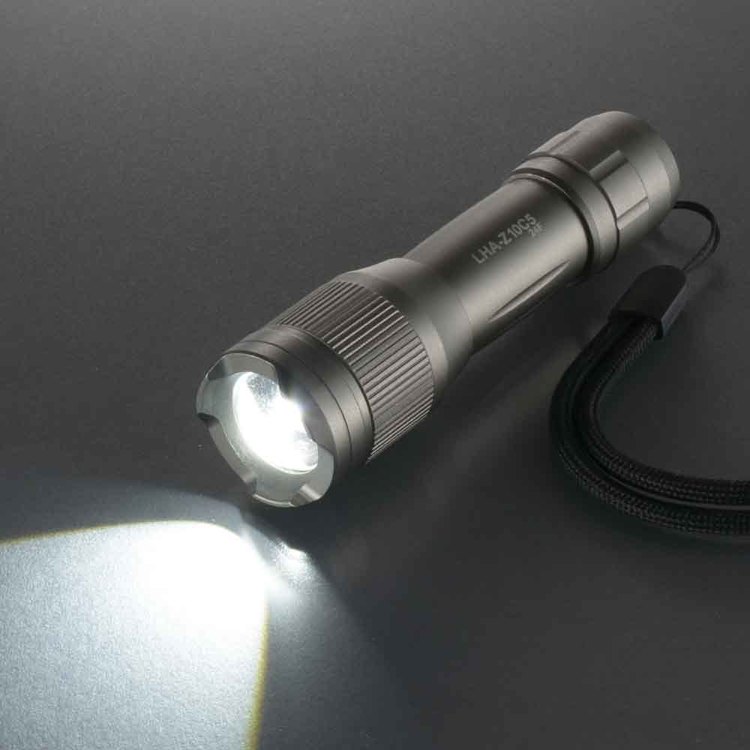 LEDズームライト 100lm LHA-Z10C5懐中ライト 懐中電灯 避難用品 防災 LED ズーム機能付 キャンプ 屋外 ハンディライト 防水 オーム電機