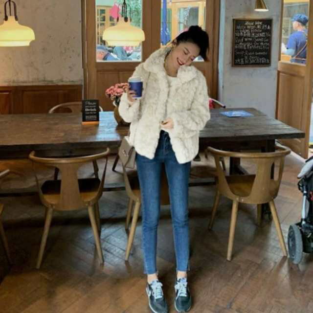 コート レディース ファーコート フェイクファー 防寒 暖か あったか ボアジャケット アウター フードコート ショート丈 もこもこ モコモコ 暖かい 無地 オシャレ大人 冬物 秋服 冬服