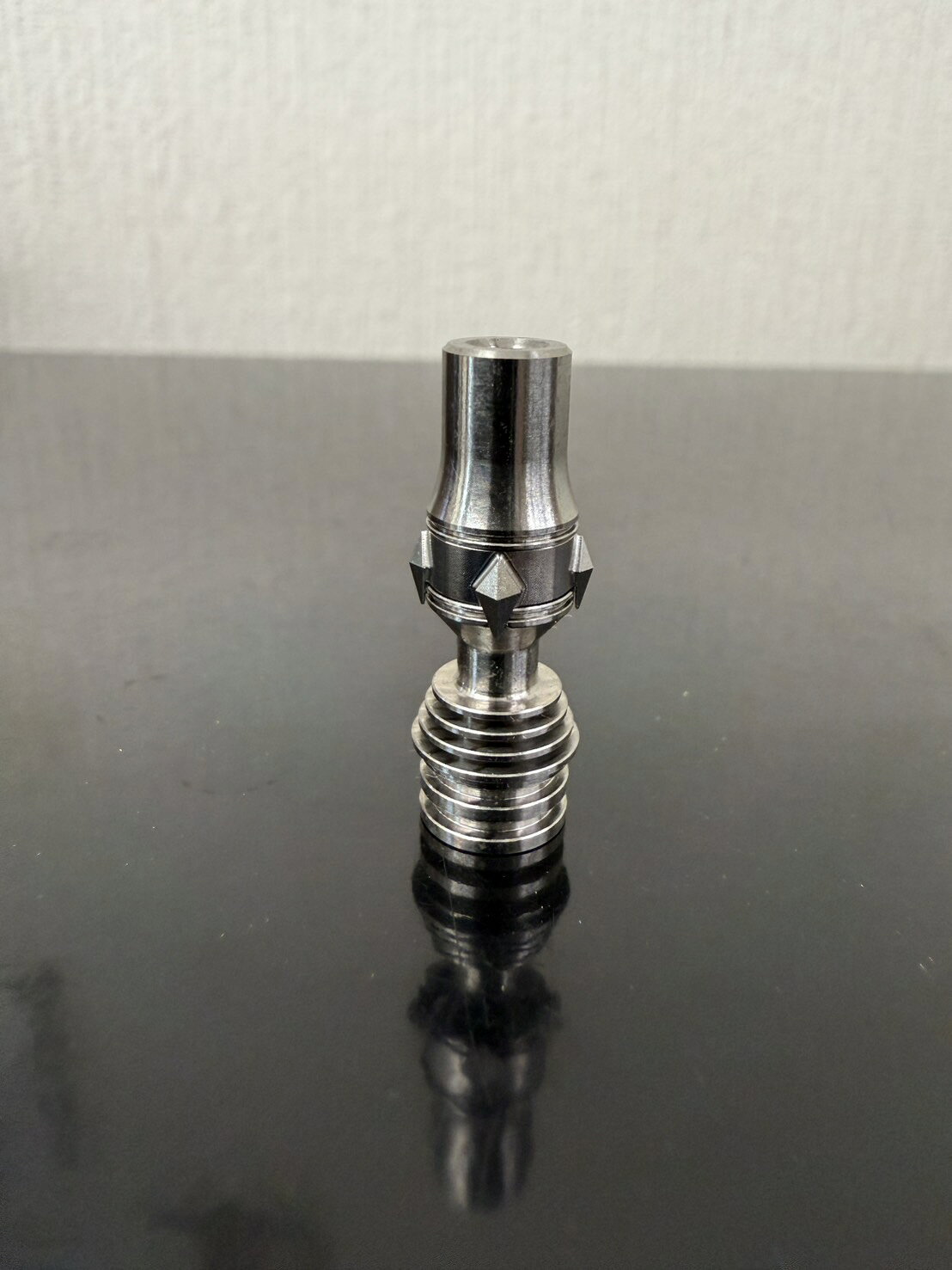 電子タバコ専門店 オフィスエッジのチタニウムバージョン チタン製【蜻蛉切 ドリチ用 装具 -牙- 】キバ きば アタッチメントチップ 415 フォーワンファイブ FOUR ONE FIVE 蜻蛉切り とんぼぎり パーツ 部品 [C-78]｜アングル2