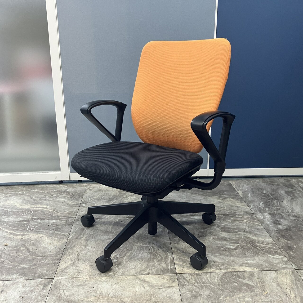 楽天市場】イトーキ 中古(カラーオレンジ)(オフィスチェア 楽天市場】イトーキ 中古(カラーオレンジ)(オフィスチェア