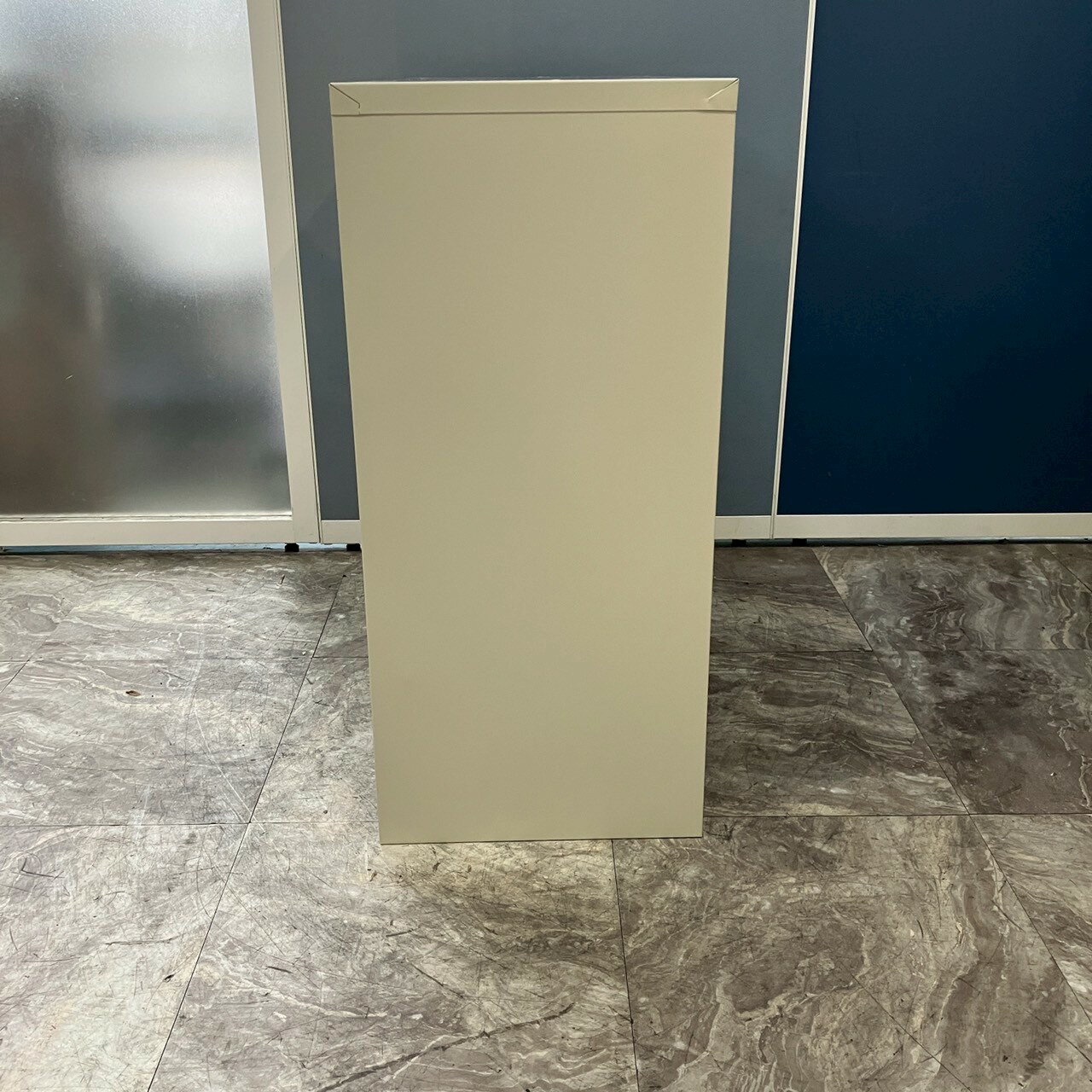 【中古】イノウエ金庫 キャビネット 書庫 収納家具 NS-33S ニューグレー W880 / D400 / H880 スチール扉